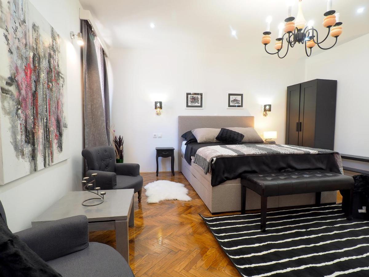 Deluxe Zoya Centar Pula Quarto foto
